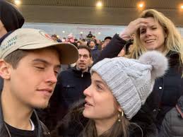 Tyger tyger est un film réalisé par kerry mondragon avec sam quartin, dylan sprouse. Barbara Palvin Fotografia De Mulheres Casal Dicas De Beleza