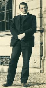 Pre svoju kariéru modela sa musel vzdať štúdia na vysokej škole. About Carl Jung Swiss Psychiatrist And Psychotherapist Who Founded Analytical Psychology 1875 1961 Biography Bibliography Facts Career Wiki Life