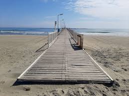 Datorita pozitionarii hotelului, o parte din spatiile de cazare au vedere catre mare si o parte catre lacul siutghiol. Programul Litoralul Pentru ToÅ£i Incepe AstÄƒzi Peste 50 De Hoteluri Participante Tarifele Pornesc De La 40 De Lei Pe Noapte Sejururile Pot Fi Achitate Si Cu Vouchere De VacanÅ£Äƒ
