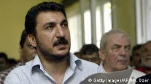 Klasik türk müziği ile anadolu, kafkas ve balkan halk müziklerinin nadide örneklerini derleyerek, müzikseverlerle buluşturan saltık, 1964 yılında tunceli'de dünyaya geldi. Ying2dkrovaqpm