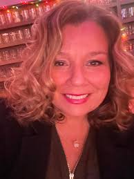 Hi all! I just wanted to introduce myself and share a photo. I will be 50  next year and looking to shed some pounds and be healthier.