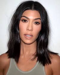 Kourtney Kardashian Short Haircut With Soft Waves Thin Hair Haircuts Kourtney Kardashian Hair Celebrity Hair Stylist
