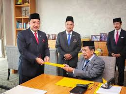Buletin tv3.setiausaha kerajaan negeri kedah 17 mei 2020 которую загрузил buletin tv3 размером. Sultan Sultanah Kedah Titah Rakyat Patuhi Sop Menjelang Aidilfitri