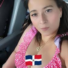 Casandra Simon's Instagram, Twitter & Facebook