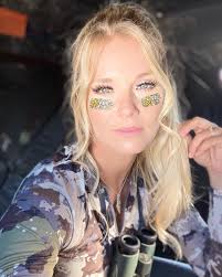 I love when my job takes me back to hunting! ❤️😁 Shooting some commercials  in Grants Pass with @grantspasslithiacjdr