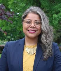 Amber Dewar's Instagram, Twitter & Facebook