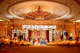 Indian weddings are big, bright, colorful and full of sound—a feast for the senses. 500 Indian Wedding Photography Pictures Download Free Images On Unsplash