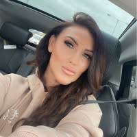 Donna Suter's Instagram, Twitter & Facebook