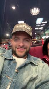 Seth Fay's Instagram, Twitter & Facebook