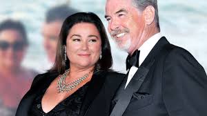 Aus welchem jahr das schöne, lichtdurchflutete bild stammt, verrät keely shaye smith (54) ihren fans nicht. Atemberaubend Keely Shaye Smith Im Leokleid Und Mit Blume Im Haar Flash