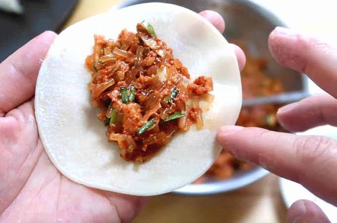 Kimchi Mandu