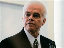 Dean Mills: A Lifetime in Journalism, a Legacy as School of Journalism Dean 