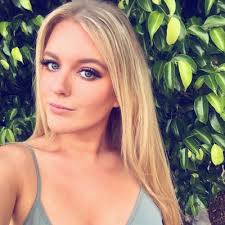 Sarah Dolloff's Instagram, Twitter & Facebook