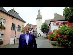 Seit 2009 ist friedrich merz aufsichtsratschef bei wepa. Schone Ferien Youtube