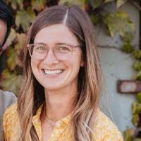 Elizabeth Pitre's Instagram, Twitter & Facebook