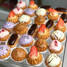 Daily Cutie Petit Fours Cutiecakeco Petitfours Choux Pateachoux Eclair Caramel Fraise Chocolate Rose Lavander Va Food Plating Food Mini Cupcakes