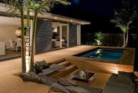 In Den Boden Versunkene Sitzecke Und Holzterrasse Amenagement Jardin Terrasse Bois Piscine Bois