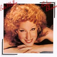 🎥 Barbara Whiteman was the original “desperate housewife”! Bette Midler in  1986's “Down and Out in Beverly Hills”