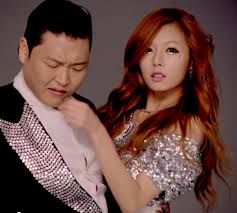 Den debuterade på första plats på den sydkoreanska. Nuobodu Mechaninis Kiklopai Hyuna Gangnam Style Bizlangeurope Com