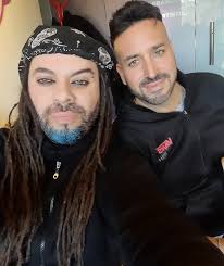 En el estudio con @edgar.thomas.127 grabando para R.E.O