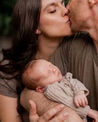 When the clouds part at exactly the right time and you get to make magic in  the backyard 🤍 , This little boy is so beyond loved and it was a privilege  to be invited there to capture it. Loving all the ...