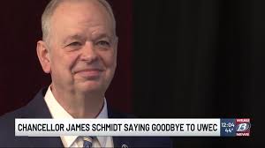 Chancellor James Schmidt says goodbye to UW-Eau Claire