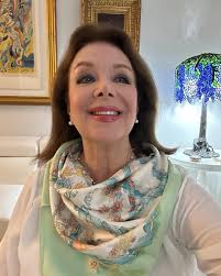 Foto de Dora Franco, tomada en Miami en 2009. Es la única vez que he  llevado el pelo corto! Seis meses después, el gobierno de Alvaro Uribe y  los Santos intentaron asesinarme