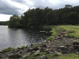 Thomas miller was the person who erected the upper dam in 1704 to make a reservoir for his gristmill that was. Pond And Trail Picture Of Millers Pond State Park Haddam Tripadvisor