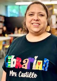 Tara Salinas (@tarawroy)