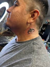 Just finished this piece. Feathers are so tedious 😂. What do you think?  Facebook: Strat Lacy Art & Illustration Instagram: @strat.lacy.art Online  Shop: stratlacyart.com