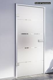 atos der glasdesign klassiker mit horizontalen parallelstreifen von uns in premiumqualitat schiebetur glas innentur bad einrichten