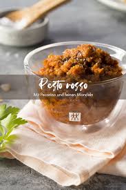 Pesto Rosso Hier Sieht Man Rot Das Bekannte Pesto Rosso Verfeinert Mit Wurzigem Pecorino Und Feinen Mandeln Zwillinge Pesto Rosso Lebensmittel Essen Pesto