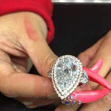 489 3k Likes 8 432 Comments Cardi B Official Ig Iamcardib On Instagram A Litt Sapphire Engagement Ring Set Engagement Rings Sapphire Hammered Gold Ring