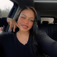 I'm hiring for an Influencer Manager to join our team at CÉCRED :)