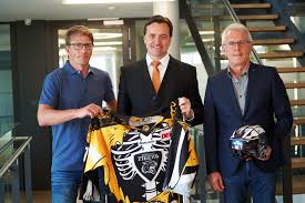The swift code, or bic, is a unique bank identifier used to make bank wire transfers. Vr Bank Bayreuth Hof Eg Bayreuth Tigers Del2 Eishockey Bayreuth Tigers Del2 Eishockey