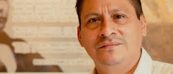 municipiosur.comAl que deben de colgar de los “blanquillos” por no hacer  nada en favor de Tatahuicapan es a su presidente municipal, Eusebio González  Hernández. Los habitantes de Tatahuicapa, donde se localiza la