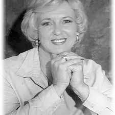 Danna Porter's Instagram, Twitter & Facebook