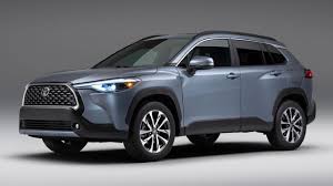 Prueba del nuevo crossover basado en el corolla. Parabrisas El Nuevo Toyota Corolla Cross Llega A Estados Unidos Con Traccion Integral