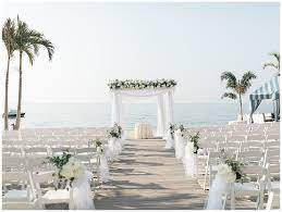 Classically Elegant Summer Wedding At Crescent Beach Club Asher Gardner Photography Red Oak Weddings A Wedding Lifestyle Blog For Red Oak Weddings A W Wedding Venues Beach Beachfront Weddings Beach Wedding