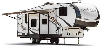 The rockwood ultra lite fifth wheel models provide excellent light weight alternatives for owners of 1/2 ton pick up trucks. Rockwood Signature Ultra Lite Fifth Wheel Family Rving Magazine
