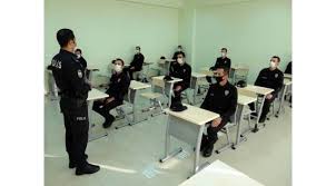Haftanın 4 günü polis olmak için canla başla antreman yapıyorlar. Yozgat Pomem De 26 Donem Egitim Ogretim Yili Basladi Menemen Haber Menemen Gazetesi