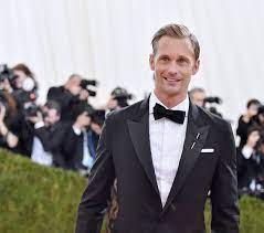 All Hail The Viking Alexander Skarsgard Happily Posing For The Alexander Skarsgard Celebrity Entertainment Handsome