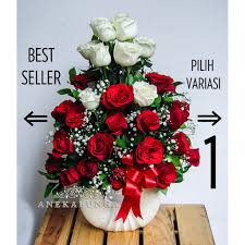 Memilih jenis bunga yang tepat untuk dirangkai. Rangkaian Bunga Mawar Asli Vas Fresh Rose Flower Pot Meja Hias Anniversary Birthday Valentine Shopee Indonesia