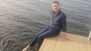 Futbol oynamak için buzun kalkmasını bekleyen, ilk kez turnuvaya katılıp ikinci çıkan 300 binlik ülke izlanda'dan, 40 yaşında kalecisi ve sıfır yıldız oyuncusuyla grubundan lider çıkan macaristan'dan, ilk turnuva deneyiminde senin 10 maçta gol atamadığın ingiltere'yi altına alan galler'den, almanyanın bulunduğu gruptan averajını eksilemeden çıkarak kendi emeğiyle. Yakinlari Milli Egitim Bakani Ziya Selcuk La Ilgili Neler Anlatti Gercek Gundem