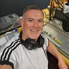 Hearing rumours lots of ex Asda folks considering going back to save the  day. Shall we get the old band back together? One last gig. All colleagues  one team. 💚