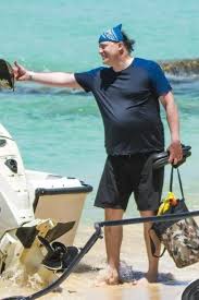Although both of his parents were native canadians, the hollywood star was born in indianapolis, the capital city of the us state of indiana. Actor Brendan Fraser Looks Totally Unrecognizable And Now Has A Pot Belly Photos