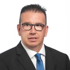 PÓNGASE EN CONTACTO