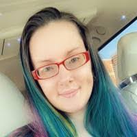 Kelly Straka's Instagram, Twitter & Facebook