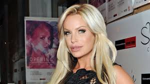 Für mehr als einen kuss auf des bachelors knie hat es für lo hfink nicht gereicht und das scheint ihr. Kampf Der Realitystars 2021 Vorzeitiges Rtl2 Aus Fur Gina Lisa Lohfink Tv