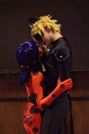 Uptown Otaku Ladybug And Chat Noir Kiss Uptown Cosplay Lady Noir Couples Cosplay